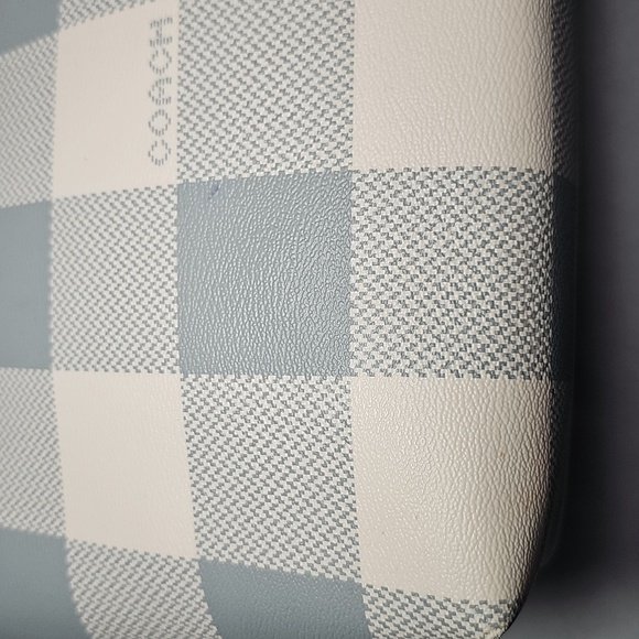 Coach Gallery Tote - Picture 7 of 9